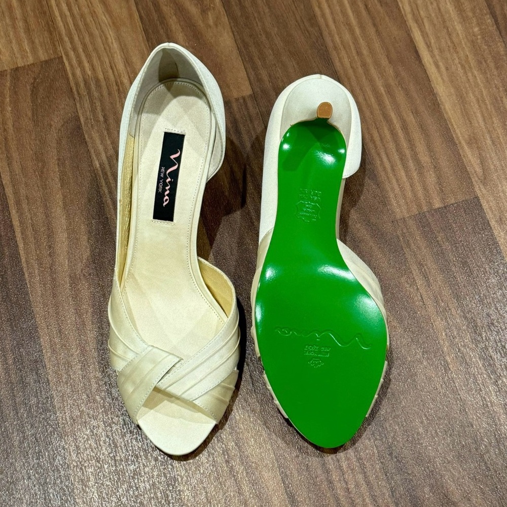 Nina Culver satin ivory heels with green sole, size 7 1/2